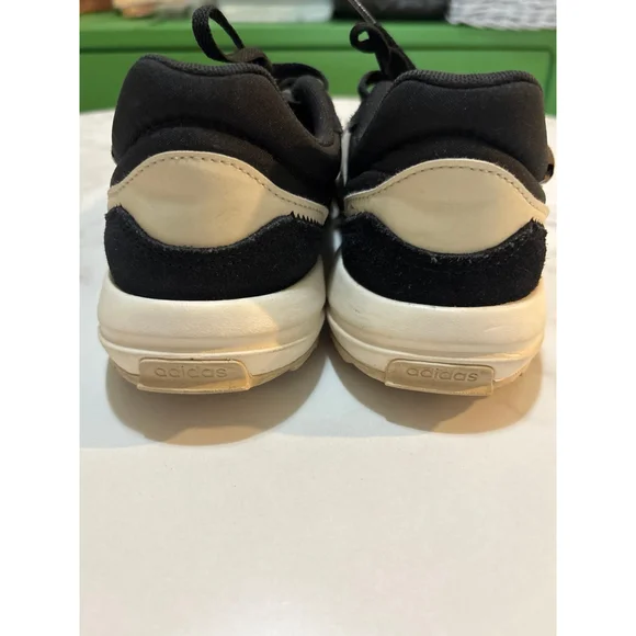 Adidas shoes - Picture 4 of 5